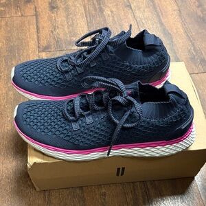 NOBULL Women's Black and Pink Knit Sneakers